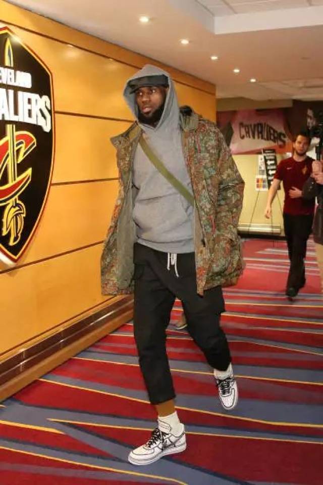 杜兰特彻底失望，不是102-132惨败凯尔特人这么简单，还因为