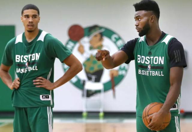 意天空：迪乌夫在国米逐渐展现影响力，或成邓弗里斯合适替补