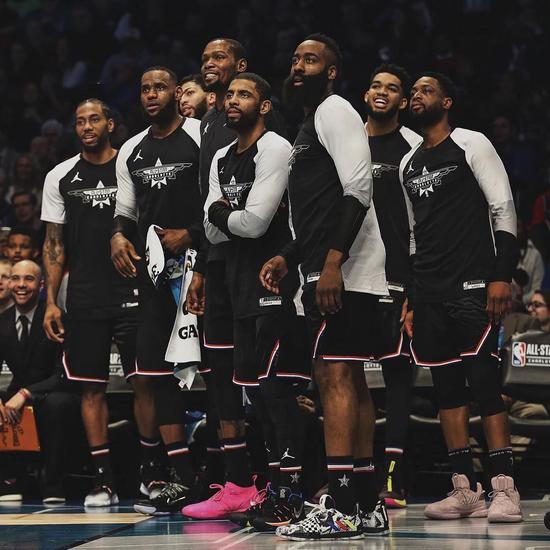 有能！鬼木达日职联8次夺冠，成首位带不同球队夺冠的主帅