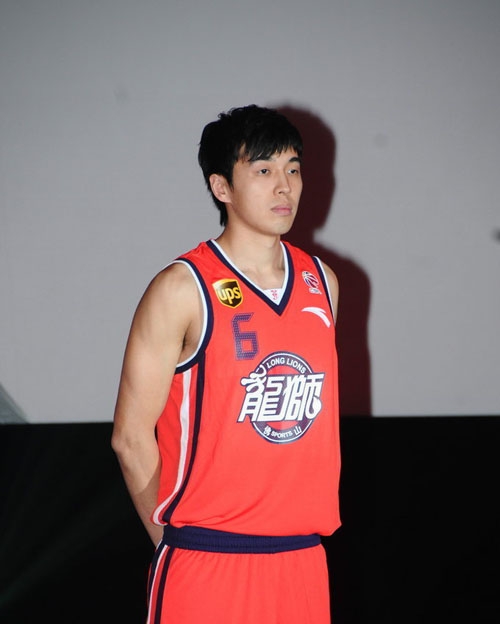 西媒：皇马将就内格雷拉案向FIFA投诉，称长期遭不公对待