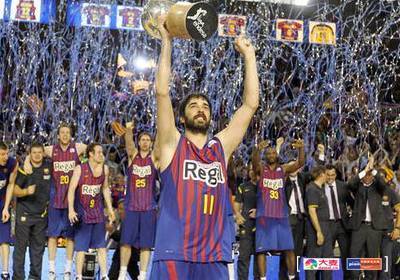 TA：曼联收入增长乏力，内部希望继续提升票价