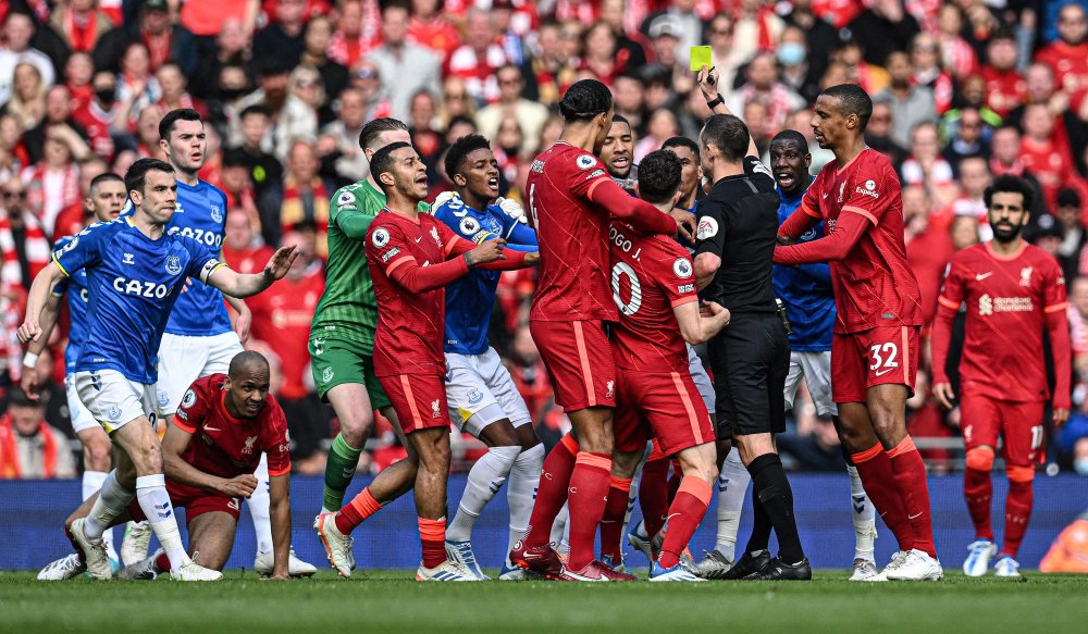 东契奇狂砍42分7板8助4断难救主，湖人三连败暴露两大致命短板